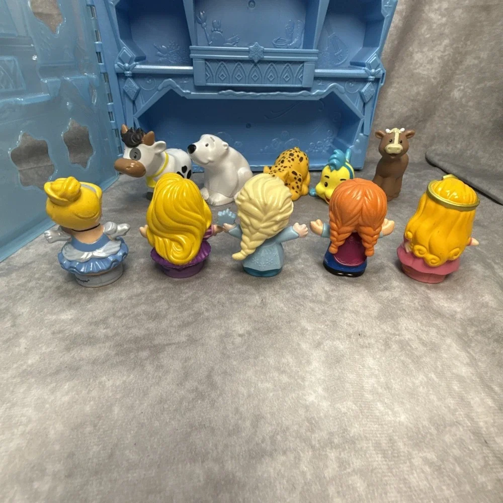 Fisher Price Little People Disney Frozen Carry Castle Case 5 Princess 5 Animals
